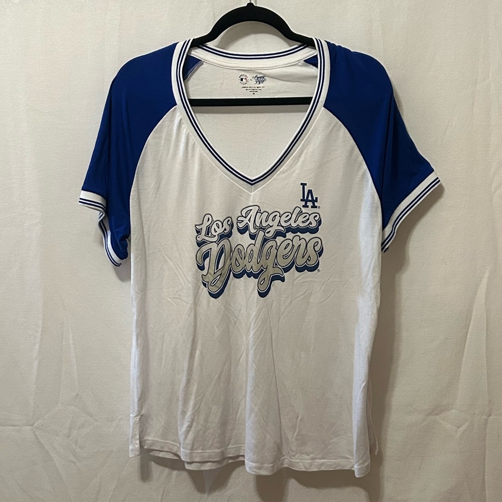 DODGERS Women’s V-neck shirt